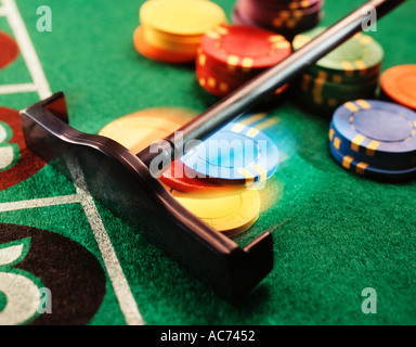 Tavolo da Roulette e chip in movimento Foto Stock