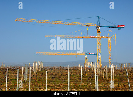 Gru su uno appena aperto sito in costruzione Foto Stock
