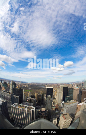 Vista nord dalla parte superiore del Centro Rockfeller Center building Top della roccia verso Central Park Manhattan New York City Foto Stock