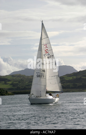 Yacht nel Firth of Lorne SAC off Scotlands West Coast Foto Stock