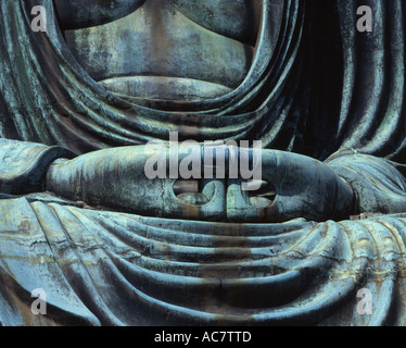 Dettagli del Grande Buddha, Daibutsu a Kamakura. Statua di bronzo di Buddha Amida 13,5 m di altezza. Foto Stock