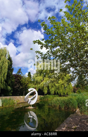 La scultura di arte pubblica in città paesaggistico parco Harlow Essex REGNO UNITO Foto Stock