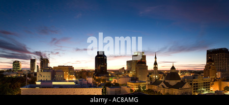 Panorama del centro di Sacramento, California, skyline al tramonto. Foto Stock