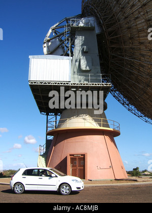 La parabola satellitare a Carnarvon, Australia occidentale Foto Stock