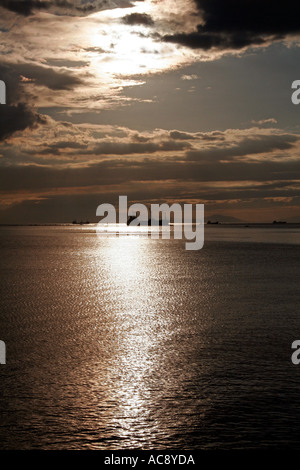 Sera la riflessione sulla Baia di Manila, Filippine Foto Stock