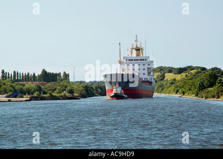 Impianti chimici Gas Oceano navi andando Manchester Lancashire Nord ovest nave canal UK GB Europa Foto Stock