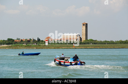 Isola di Torcello da Burano piccole isole vicino a Venezia Italia Foto Stock