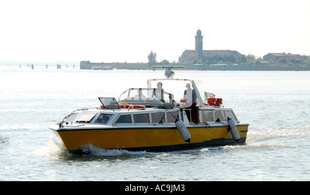 Isola di Mazzorbo da Burano piccole isole vicino a Venezia Italia Foto Stock