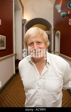 Boris Johnson, conservatori MP per Henley in Portcullis House, Londra, Inghilterra Foto Stock
