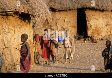 Villaggio masai vicino a Mto Wa Mbu, Tanzania Foto Stock