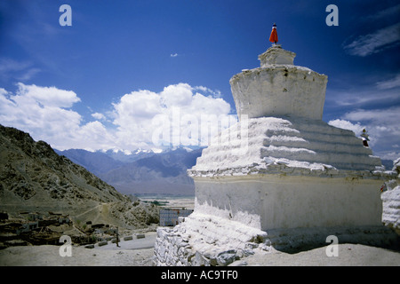 Vista da una delle pareti di un Gompa - Monastero di Leh, Ladakh, India Foto Stock