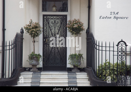 Ingresso alla casa di Eaton Square Belgravia London REGNO UNITO Foto Stock