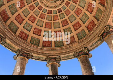 Soffitto del monopteros (tempio romano) nel Giardino Inglese, Monaco di Baviera, Germania Foto Stock