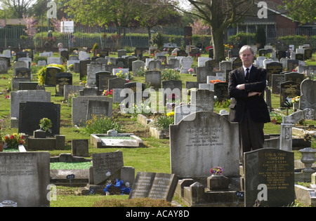 Impresario sorge in un cimitero REGNO UNITO Foto Stock