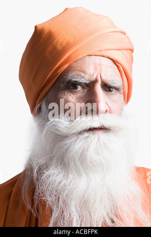 Ritratto di un sadhu cercando arrabbiato Foto Stock