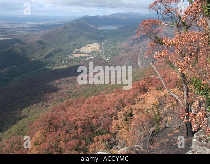 Vista dal Boroka Lookout, montaggio gamma difficile, Halls Gap, il Parco Nazionale di Grampians, victoria, Australia. Foto Stock