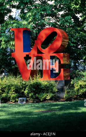 Segno di amore amore scultura Park, John F. Kennedy Plaza, Filadelfia Pennsylvania USA Foto Stock