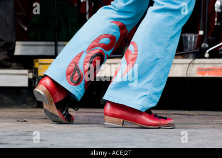 Sandy Silva Danzatrice con il francese Canadain folk band, La Bottine Souriante Foto Stock