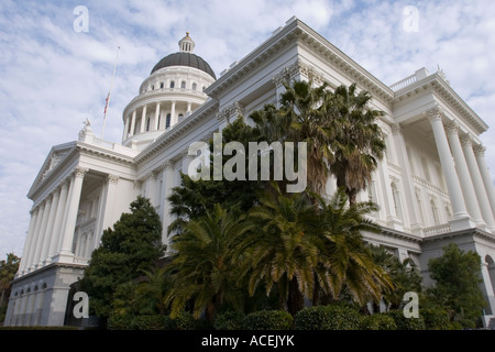 L'esterno della California State Capitol Building statehouse o dall'angolo a Sacramento Foto Stock