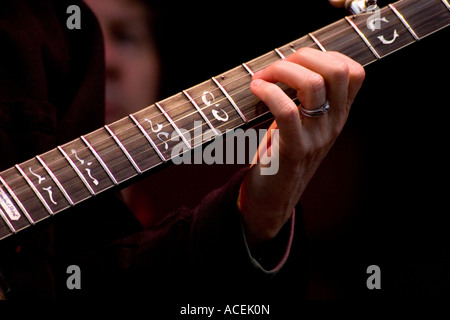 Alison Brown American Folk musicista e banjo player dal vivo sul palco Foto Stock