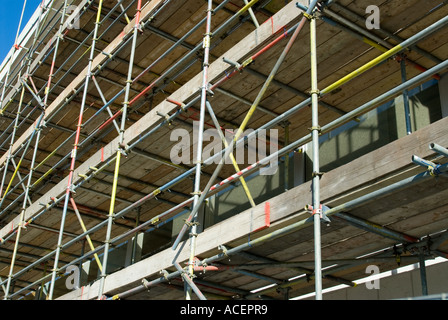 Ponteggio sulla zona di Londra South Bank durante i lavori di restaurazione, Londra, Regno Unito. Foto Stock