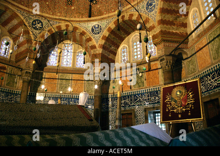 Tomba di Suleyman il magnifico nella motivazione della Moschea Suleymaniye Istanbul Turchia Foto Stock