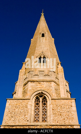 Guglia della chiesa nel villaggio di Houghton vicino a Huntingdon in Cambridgeshire England Regno Unito Foto Stock