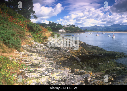 Gwynedd vicino a Porthmadog Borth y Gest Vista generale dei trasporti Ambiente barca porto spiaggia Foto Stock