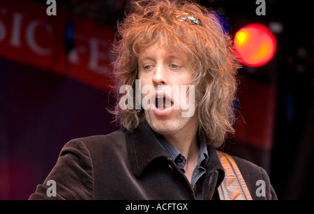 Mike Scott di cantante con banda scozzese Il Waterboys Foto Stock