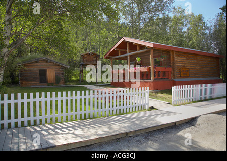 Jack London cabina nella storica città di Dawson nel territorio dello Yukon del Canada Foto Stock
