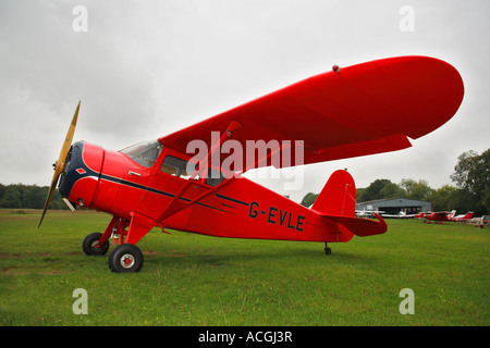 Rearwin 8125 Cloudster registrato G EVLE , costruito nel 1939 in stile Art Déco, a Popham airfield Foto Stock