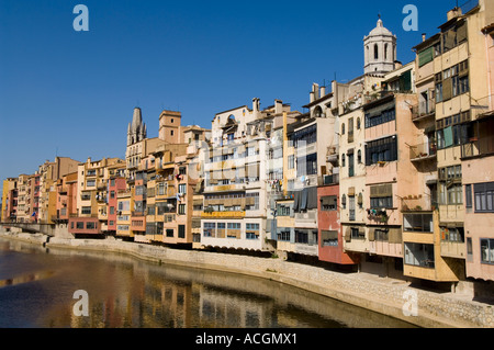 Gerona città vecchia sul fiume Onyar, Girona, Catalogna, Spagna, Europa Foto Stock