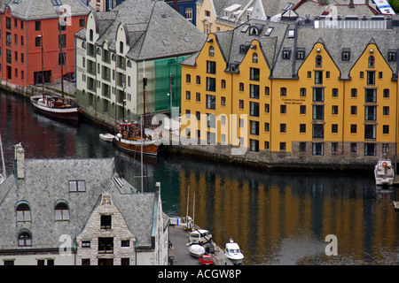 Un canale di Alesund visto da sopra Foto Stock