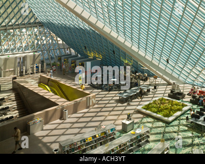 Lobby all'entrata, Biblioteca Pubblica di Seattle, nello Stato di Washington, USA Foto Stock