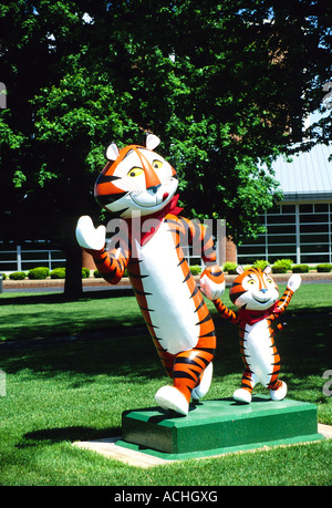 Kellogg's Tony The Tiger e Tony Jr, nella sede centrale di Battle Creek, Michigan, Stati Uniti d'America Foto Stock