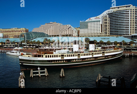 Darling Harbour, compresi Novotel e Ibis hotel e South Steyne vaporizzatore ristorante, Sydney, Nuovo Galles del Sud, Australia Foto Stock