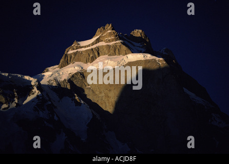 L orco Mountain 7285m al tramonto del Karakorum Himalaya gamma Pakistan Foto Stock