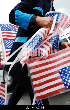 Pic martin phelps 17 09 06 chippenham Eddie Cochran Memorial week-end all'Olimpiade di tony gubb con bandiere Foto Stock