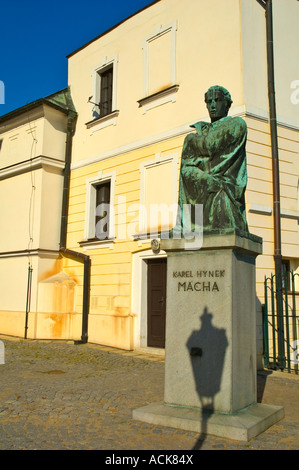 Statua di Karel Hynek Macha nel centro di Litomerice Repubblica ceca UE Foto Stock