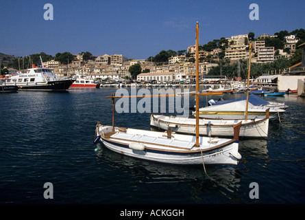 Barche da pesca Puerto Soller Maiorca Spagna Europa Foto Stock