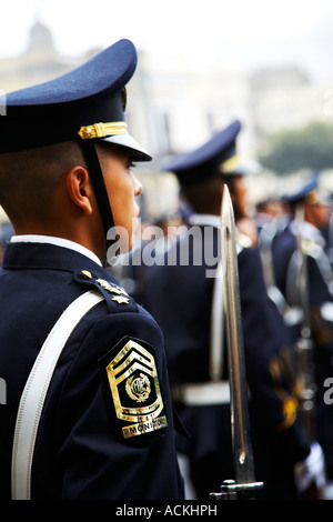 Parata militare, Plaza Bolognesi, Lima, Peru Foto Stock