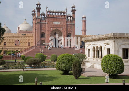 Gateway per la Moschea Badshahi a Lahore in Pakistan Foto Stock