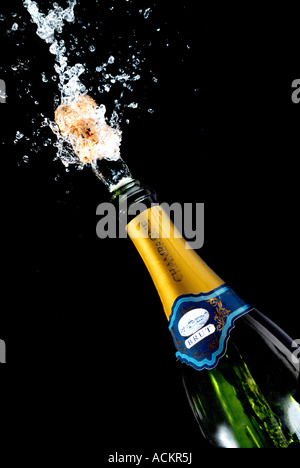 Tappo dello champagne spuntano in festa Foto Stock