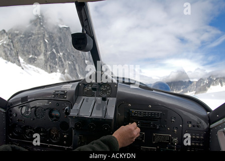 Vista dall'aereo sopra il ghiacciaio di Pika Alaska Foto Stock