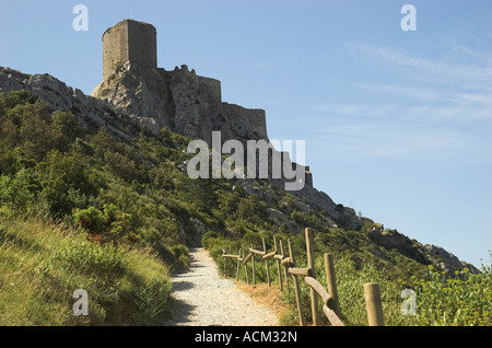 Chateau De Queribus dal di sotto Foto Stock