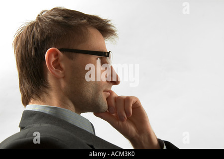 Ritratto di isolato di un dirigente senior imprenditore. Allegro e in un vestito. Foto Stock