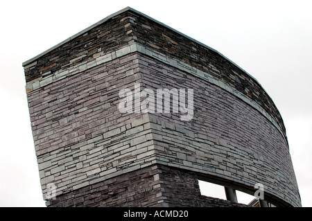 Welsh Slate il rivestimento sulla parete esterna del Wales Millennium Centre Cardiff Bay South Wales UK Foto Stock