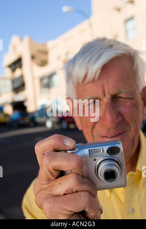 Senior uomo in vacanza in Santa Fe New Mexico Foto Stock