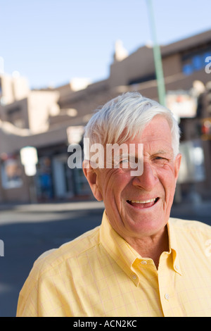 Senior uomo in vacanza in Santa Fe New Mexico Foto Stock