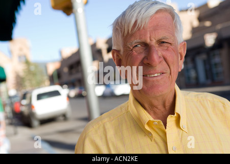 Senior uomo in vacanza in Santa Fe New Mexico Foto Stock